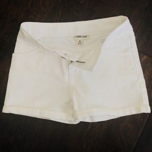 White denim shorts (girl) size 7-8